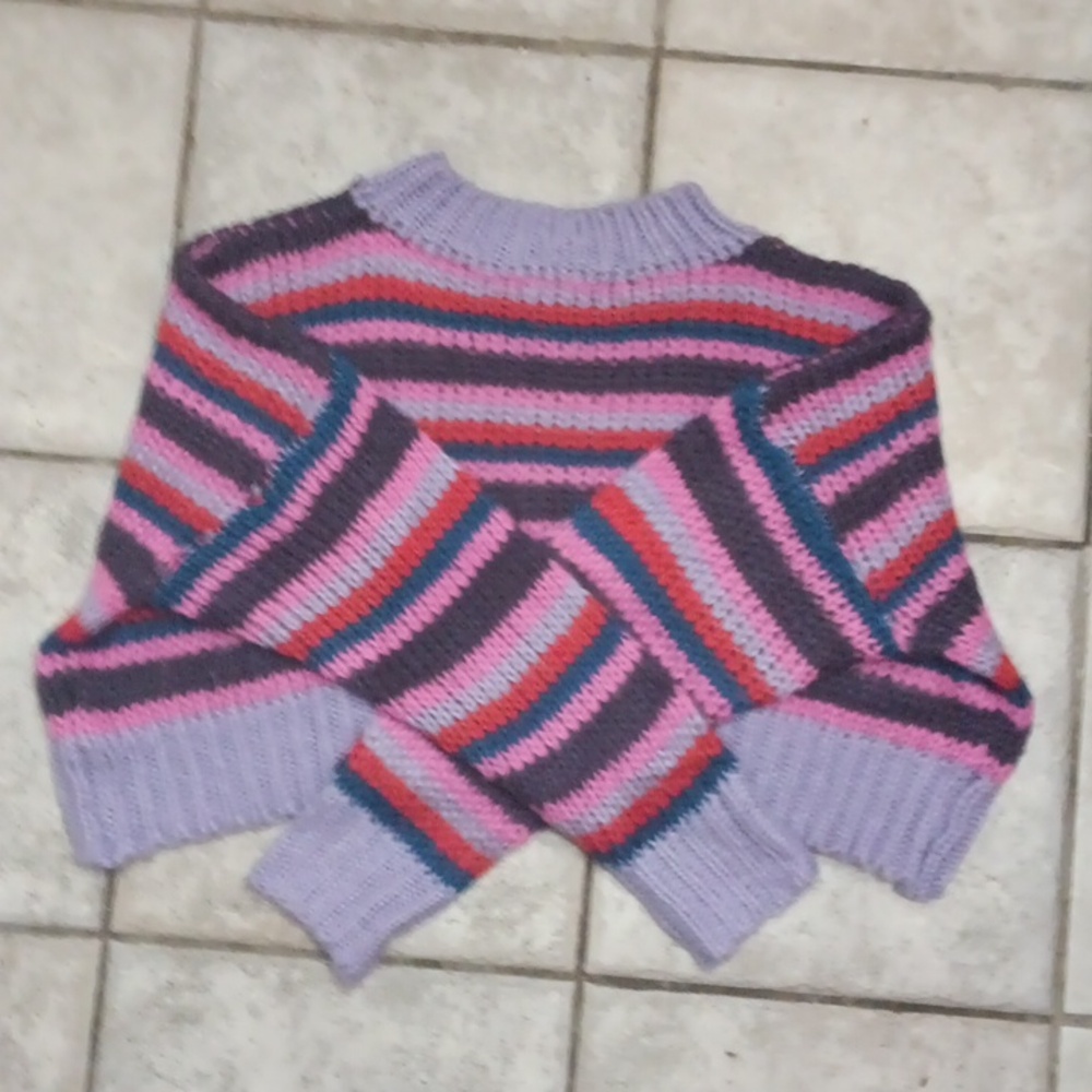 EUC SHEIN Crop knit sweater. ๐, ๐ฉท, ๐ Stripes. Long Sleeve. - Picture 3 of 4